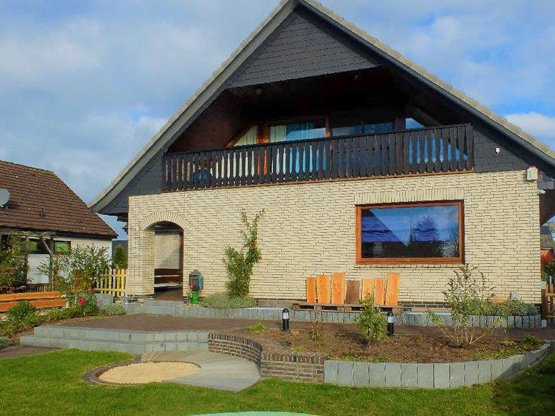 Steinkirchen - familienfreundliches, möbiliertes 4-Zi.-Haus im Alten Land