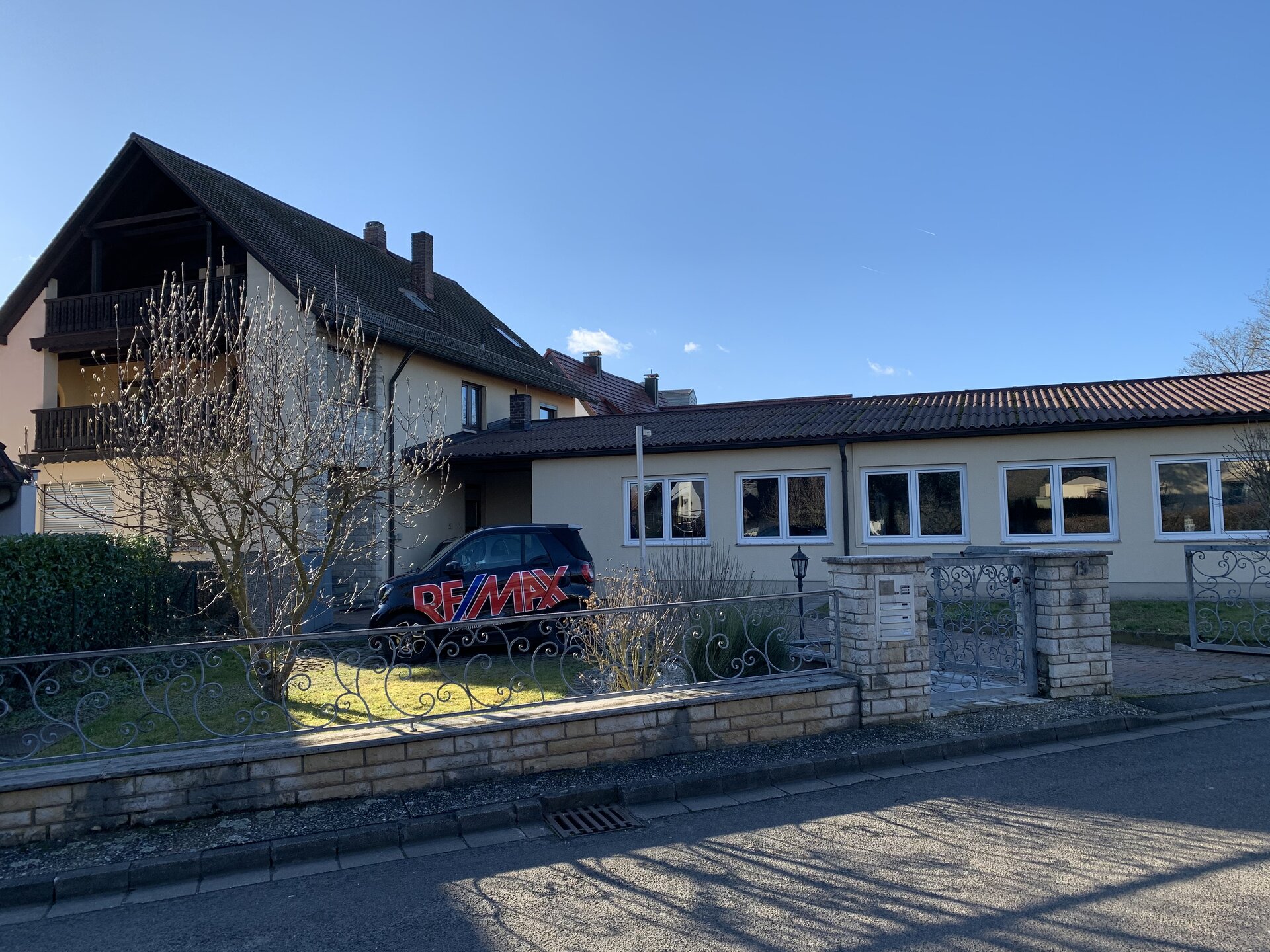 2-Fam. Haus mit Gewerbe – Emskirchen